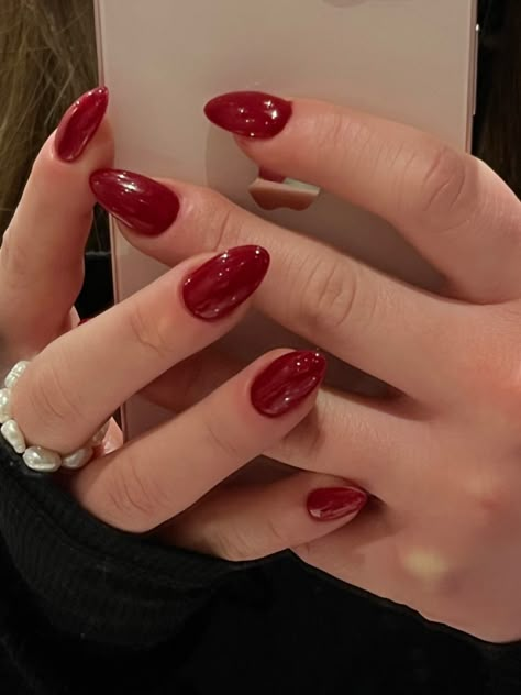 Red Classic Nails, True Red Nails, Deep Cherry Red Nails, Red Nails With Sparkles, Classy Round Nails, Red Sparkle Nails Acrylic, Cranberry Red Nails, Uñas Old Money, Scarlet Nails