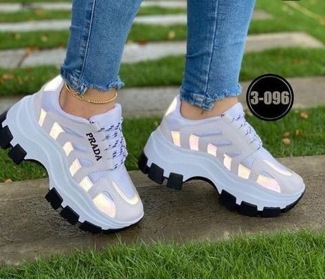 Snicker Shoes, Casual Shoes Women Sneakers, 2piece Outfits, Luxury Shoes Women, Trendy Shoes Sneakers, Pretty Shoes Sneakers, Fashion Shoes Sandals, Girly Shoes, Swag Shoes