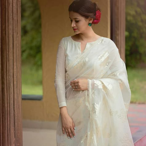 Blouse Design Ideas, White Blouse Designs, Exclusive Saree Blouse Designs, White Wedding Gown, Latest Blouse Designs, Saree Blouse Styles, Cotton Saree Blouse Designs, Cotton Saree Blouse, Saree Blouse Neck Designs