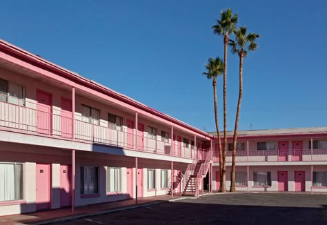 Pink Motel Aesthetic, American Motel Aesthetic, 70s Motel Aesthetic, Motel Room Design, 70s Motel, Motel Exterior, American Motel, Mermaid Motel, 70s Inspiration