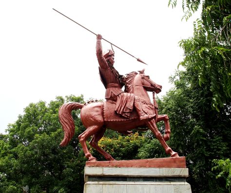 bajirao peshave statue pune tourism maharashtra tourism india tourism places in pune shaniwar wada #tourism warrior statue #2K #wallpaper #hdwallpaper #desktop Bajirao Peshwa, Maharashtra Tourism, Sanjay Gandhi National Park, Monument In India, Bandra Worli Sea Link, Delhi Tourism, Indian Legends, Gallery Of Modern Art, Air India