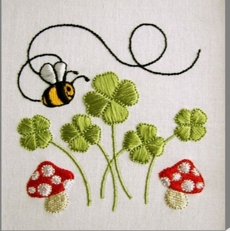 Bee Embroidery, Hand Embroidery Videos, Basic Embroidery Stitches, Pola Sulam, Hand Embroidery Flowers, 자수 디자인, Sewing Embroidery Designs, Hand Embroidery Art, Flower Embroidery Designs