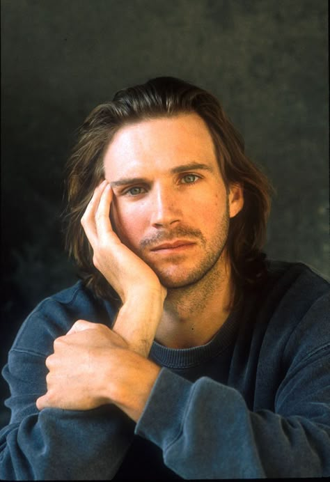 Ralph Fiennes, circa mid 90s. Maid In Manhattan, Young Movie, The English Patient, Septième Art, Ralph Fiennes, James Mcavoy, Jake Gyllenhaal, Michael Fassbender, British Actors