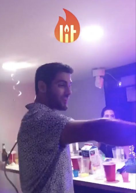 Jimmy Garoppolo Letting Loose At A House Party With Really Bad Dance Moves ⋆ Terez Owens : #1 Sports Gossip Blog in the World Jimmy Garoppolo, Senior Quotes, Cute Cat Wallpaper, Boston Sports, Celeb Crush, Kissing Him, Cat Wallpaper, Dream Guy, Dance Moves