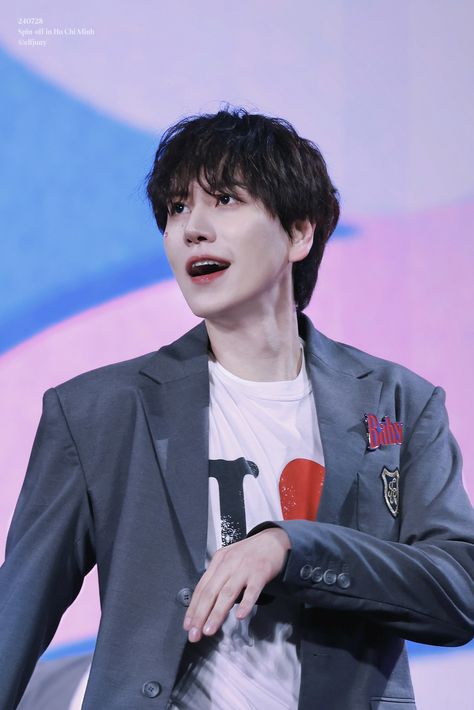 #kyuhyun #chokyuhyun #규현 #キュヒョン #圭贤 #슈퍼주니어 #Superjunior #suju #handsome #korean #singer #boygroup #ballad #musical #musician #musicalactor #musicalsinger #actor #koreansinger #koreanactor #pop #kpop #concert #supershow #spinoff #SuperShow_Spinoff_Halftime #SSS_HALFTIME #vietnam #HồChíMinh Kyuhyun Super Junior, Gong Myung, Handsome Korean, Kpop Concert, Cho Kyuhyun, Half Time, Ho Chi Minh, Asian Boys, Studio Album