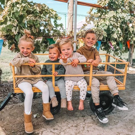 KALEY MUNDAY on Instagram: “Been coming to this farm every fall for the last 5 years, since Cole was 1. Now I’m bringing 4 of my babes to this fun little place and…” Choosing Joy, Future Mommy, Past Love, Chefs Kiss, Dream Family, Future Mom, Cute Family, Family Goals