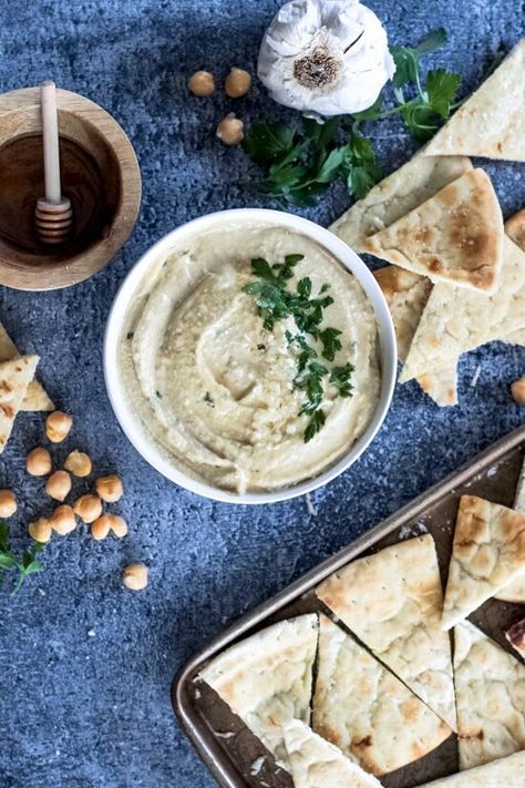 Honey Garlic Hummus – Lolo Home Kitchen Easy Hummus Recipe, Hummus Recipe Homemade, Garlic Hummus, Easy Hummus, Homemade Hummus, Toasted Pine Nuts, Turmeric Benefits, Hummus Recipe, Middle Eastern Recipes