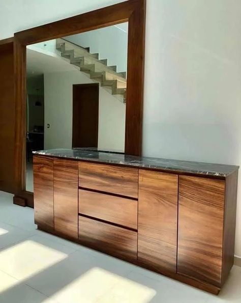 Buffer Cabinet, Home Decorating Ideas Living Room, White Sideboard Buffet, Buffet Credenza, Brown Living Room Decor, Decor Christmas Home, Daybed Design, Entrance Furniture, Buffet Console