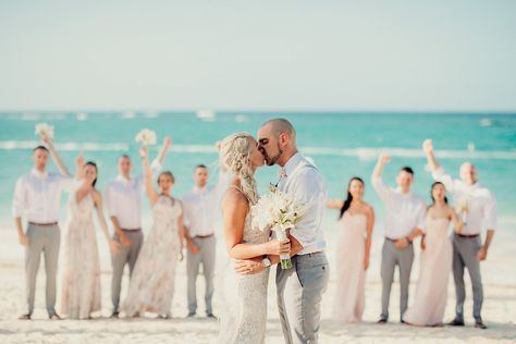 Beach Wedding Pictures Bridal Party, Beach Wedding Group Photos, Beach Wedding Photos Family, Wedding Party Beach Photos, Beach Wedding Photos Bridal Party, Beach Wedding Photography Poses Picture Ideas Family Photos, Beach Wedding Photo Ideas Bridal Parties, Beach Bridal Party Photos, Beach Wedding Party Photos