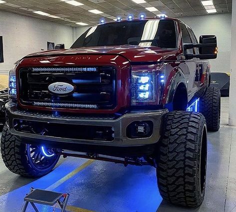 Truck Bedroom, Jacked Up Chevy, Diesel Trucks Ford, Custom Lifted Trucks, Chevy Diesel Trucks, Trucks Lifted Diesel, Dream Trucks, Lifted Ford, Top Car