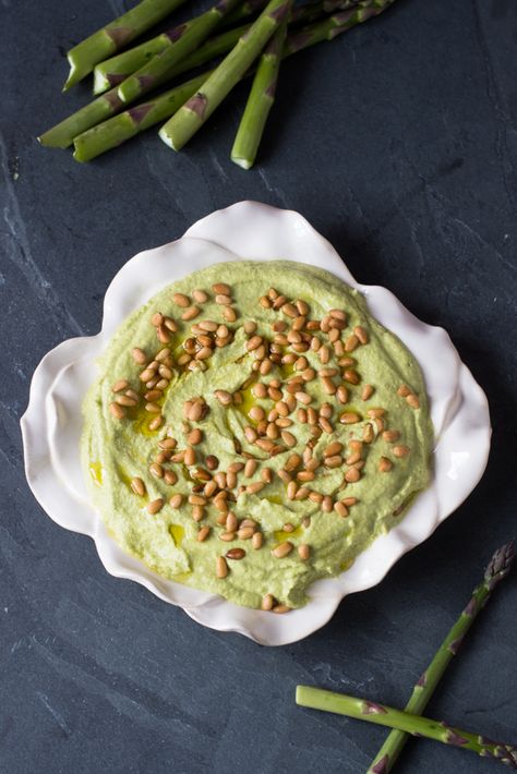 Asparagus Hummus - Thyme & Love Asparagus Dip, Vegan Appetizers Easy, Vegan Easy Recipes, Hummus Ingredients, Asparagus Seasoning, Whole Food Plant Based Diet, Vegan Dips, Recipes Cheap, Sandwich Spread