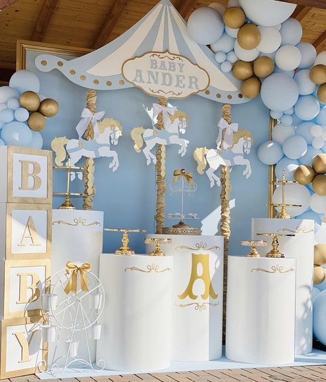 Fabric Carousel, Horse Baby Shower, Carousel Baby, Carousel Birthday Parties, Baby Shower Planner, Baby Shower Decorations Neutral, Carousel Party, Carousel Birthday, Idee Babyshower