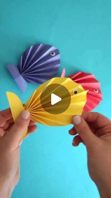 Kelly Crean on Instagram: "Fun little paper fish! Super easy to make! 🐠  #papercrafts #kidscrafts #fishcrafts #summercrafts" Paper Ocean Crafts, Under The Sea Arts And Crafts, Fish Theme, Craft Fish, Paper Crafts Fish, Fish Art Projects For Kids, Paper Fish Craft, Construction Paper Fish Craft, Rainbow Fish Craft