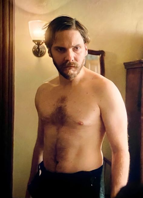 Daniel Bruhl, Baron Zemo, Daniel Brühl, Man Crush Everyday, Marvel 3, Fade To Black, Sketchbook Art Inspiration, Emotional Support, Good Looking Men