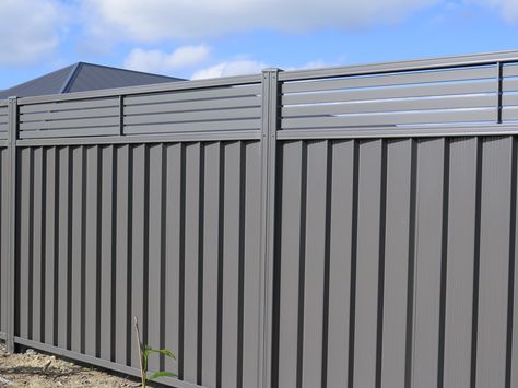 #ColourPanel #privacy #slatlattice #samebothsides #fencing #wemakefencingeasy #colour #steel #panels #diy #privacy The perfect fencing solution for both neighbours! Talk to us today about your fencing project www.boundaryline.co.nz