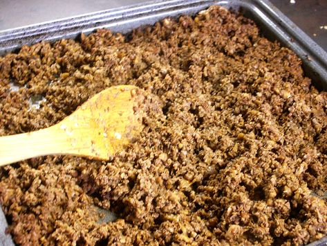 Vegan Ground Meat, Veggie Meat, Playing With Food, Vegan Crumble, Vegan Meat Substitutes, Vegetarian Meat, Hamburger Meat Recipes, Crumble Recipe, Hamburger Meat