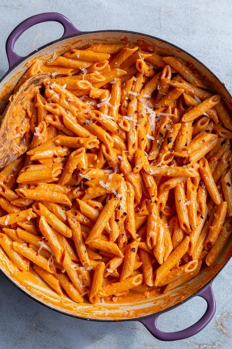 Pasta Recipes Rose Sauce, Pasta Sauce Fettuccine, Rose Tomato Sauce, Spicy Rose Pasta, Homemade Rose Pasta Sauce, Blush Sauce Pasta Recipe, Blush Sauce Recipe Simple, Creamy Rose Pasta Sauce, Rose Spaghetti Sauce