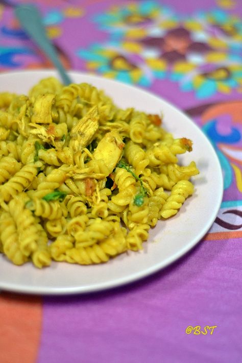 Chicken Curry Pasta Curry Chicken Pasta, Quick Chicken Curry, Yogurt Curry, Recipe Folder, Curry Pasta, Plant Based Meal, Chickpea Pasta, Pasta Chicken, Chicken Meals