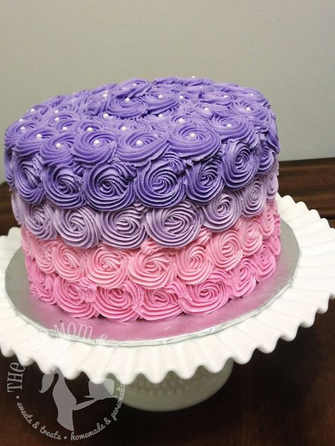 Ombré Rosettes | Buttercream rosettes fade from purple to br… | Flickr Pink And Purple Cakes, Ombre Rosette Cake, Buttercream Rosettes, Cake Mom, Bolo Rapunzel, Purple Cakes Birthday, Rosette Cake, Pastel Cakes, Purple Cakes