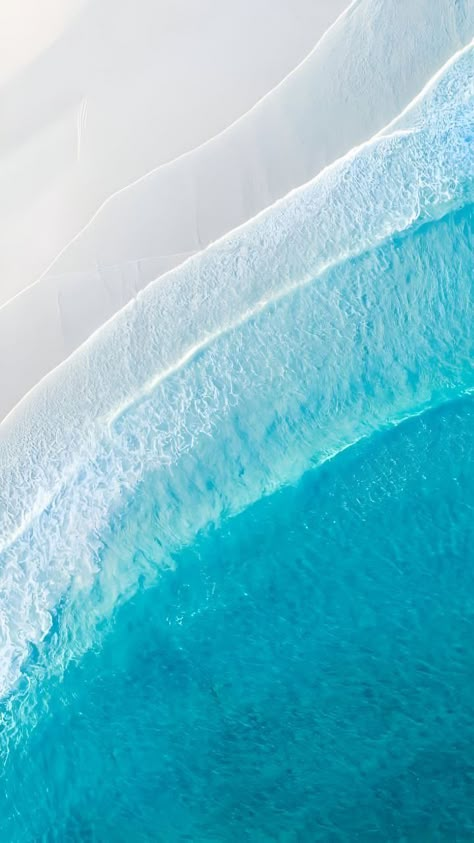 Beach Party Background, Turquoise Wallpaper Backgrounds, Sea Waves Aesthetic, Ocean From Above, Blue Ocean Background, Beach Top View, City Tumblr, Black Jaguar Animal, Ocean Waves Photography