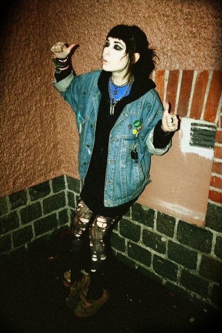 . Punk Girl Fashion, 80s Emo, 80s Alternative, Grunge Hairstyle, Grunge Style Outfits, Indie Outfits Grunge, Skater Girl Outfits Grunge, Soft Indie, Old Grunge