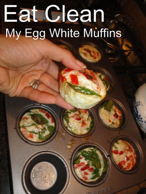 Egg White Muffins. Perfect make ahead breakfast.  The original recipe is amazingly easy to follow and highly visual. Breakfasts Healthy, Egg White Muffins, Spinach Muffins, Healthy Egg Breakfast, Spicy Cheese, Breakfast Low Carb, Healthy Version, Healthy Breakfasts, Egg Muffins