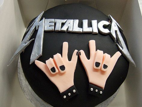 Metallica Cake, Festa Rock Roll, Chocolate Butter Cake, Rock And Roll Birthday, Music Cakes, Guitar Cake, Rock Cake, Gateaux Cake, Crazy Cakes