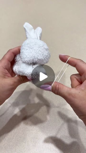 Rocio Ruiz on Instagram: "Try this towel hack to decorate your house this Easter season" Towel Bunny How To Make, Easy Stomach Exercises, Towel Bunny, Stomach Exercises, Sock Bunny, Diy Towels, Decorations Table, Easter Decorations Vintage, Easter Season