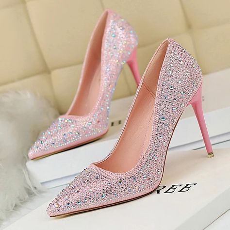 Black Elegant Wedding, Crystal High Heels, Bling Heels, High Heels For Women, Casual Pumps, Womens Prom Dresses, Skirt And Sneakers, Mens Boots Fashion, Heels For Women