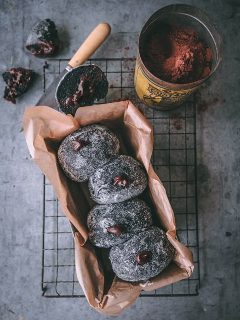 The Boy Who Bakes, Dessert Donut, Chocolate Custard, Cronut, Recipes Yummy, Fun Baking Recipes, Food Dessert, Donut Recipes, Food Cakes