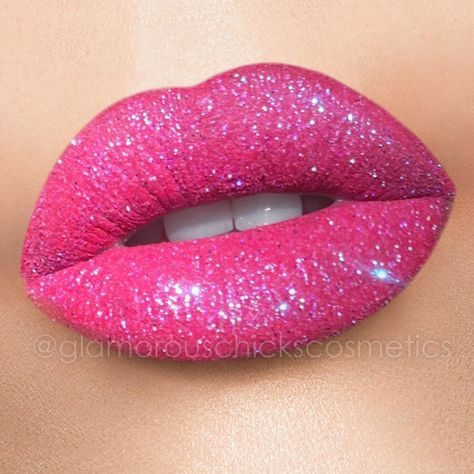 Goth Eyebrows, Pink Glitter Lips, Mac Makeup Lipstick, Pink Glitter Lipstick, Pink Top Outfit, Beautiful Butterfly Pictures, Trends 2025, Glitter Lip, Glitter Lipstick