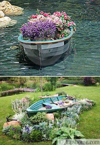 yard decorations, boats with flowers Boat With Flowers, Nautical Landscaping, Lake Landscaping, Seaside Garden, Boat Decor, Boat Ideas, Reuse And Recycle, Old Boats, Yard Decorations