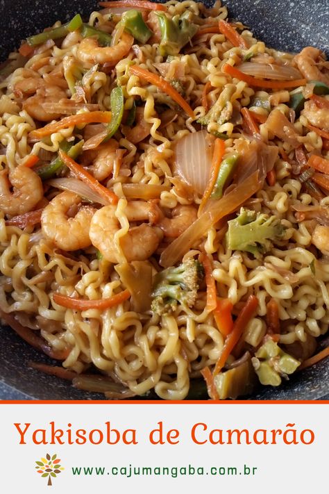 Esse vai ser o melhor Yakisoba de Camarão que você já provou na vida!! 😍😋 Quer saber como fazer? Confira a receita em nosso site! 💛 Yaki Soba, Logo A, Pad Thai, Hottest Trends, Ethnic Recipes