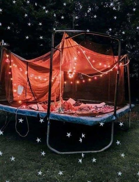 Summer In The Suburbs, Cute Date Ideas Aesthetic, Vsco Sleepover, Perfect Summer Aesthetic, Summer Time Aesthetic, Trampoline Sleepover, Fun Summer Ideas, All Aesthetic, Sleepover Room