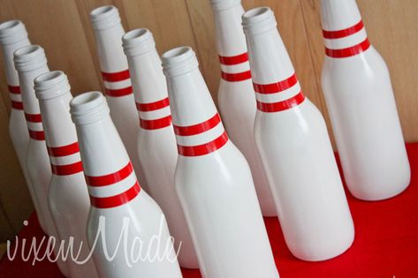 Bowling Centerpieces, Diy Bowling Pins, Bowling Birthday Party Ideas, Bowling Fundraiser, Bowling Wedding, Bowling Party Decorations, Bowling Party Ideas, Spray Painted Bottles, Bowling Ideas