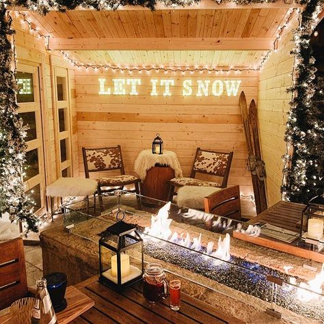 Apres Ski Decorations, Ski Lodge Party College, Ski Lodge Christmas Decor, Apres Ski Decor, Apres Party, Ski Lodge Christmas, Ski Lodge Party, Apres Ski Bar, Lodge Christmas Decor