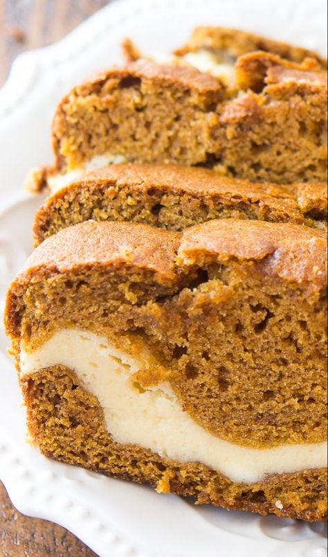 Microwave Bread, Puding Roti, Moist Pumpkin Bread, Delicious Cream, Pumpkin Bread Recipe, Easy Bread Recipes, Think Food, Pumpkin Season, Pumpkin Cream