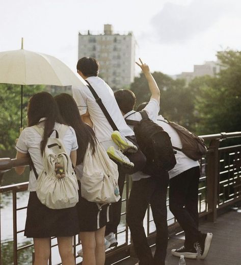 Our Beautiful Summer (2024) Kdrama Background, High School Kdrama, Whimsical Jellyfish, Jang Gyu Ri, School Core, School Vibe, Friendship Photoshoot, Rose Colored Glasses, School Aesthetic