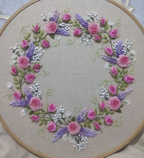 Embroidery Hacks, Sulaman Pita, Modern Hand Embroidery Patterns, Silk Ribbon Embroidery Patterns, Embroidery Hoop Art Diy, Hand Embroidery Patterns Free, Simple Hand Embroidery Patterns, Stitching Ideas, Diy Embroidery Designs