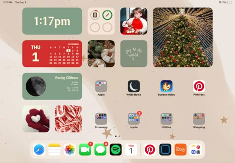 Ipad Background Christmas Aesthetic, Ipad Christmas Homescreen, Aesthetic Christmas Homescreen Layout, Christmas Ipad Widgets, Ipad Background Christmas, Ipad Widget Theme, Ipad Homescreen Ideas Christmas, Ipad Christmas Wallpaper Backgrounds, Ipad Christmas Wallpaper Aesthetic