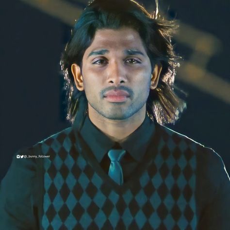 Allu Arjun Still From Arya 2 Movie Allu Arjun Arya 2 Movie Images 1080p, Arya Movie, Allu Arjun Hairstyle New, Hijabi Pfp, Hijabi Pfp Cartoon, Arya 2, New Movie Images, Pfp Cartoon, Allu Arjun Hairstyle