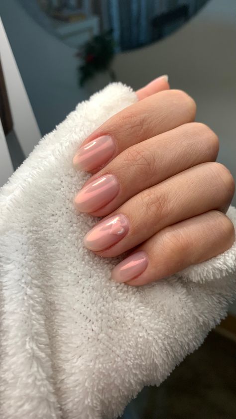 Small Chrome Nails, Chrom Nails Design, Pearlescent Pink Nails, Light Pink Metallic Nails, Heart Chrome Nails, Pink Pearlescent Nails, Pinkish Nails, Light Pink Nail Designs, Pink Chrome Nails