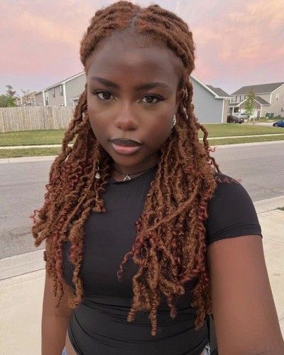 Coloured Faux Locs Black Women, Brown Faux Locs On Dark Skin, Short Ginger Faux Locs, Two Tone Faux Locs, Ginger Locks Black Women, Faux Loc Colors, Dyed Faux Locs, Light Brown Faux Locs, Copper Soft Locs