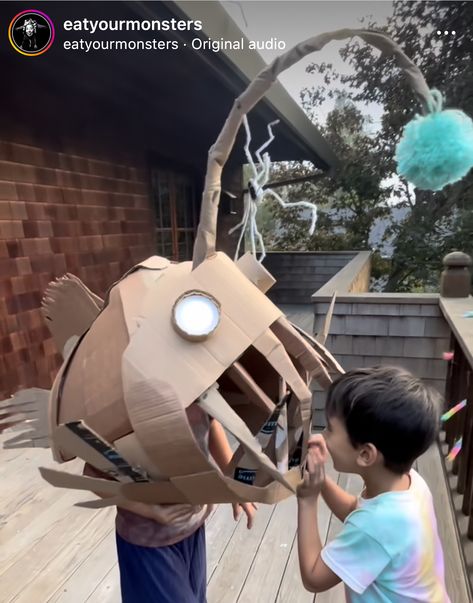 Angler Fish Costume, Fish Mask, Cardboard Costume, Fish Costume, Puppet Making, Ocean Decor, Animal Masks, Creative Halloween Costumes, Halloween Inspiration