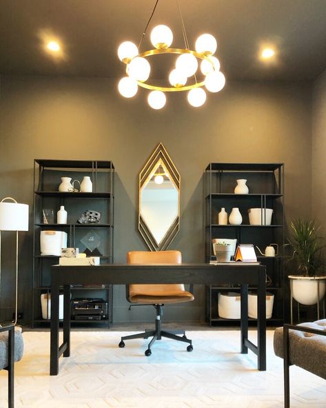 Black Desk Office Ideas, Home Office Decor Masculine, Office Black Desk Decor, Black Office Furniture Ideas, Office Decor With Black Desk, Office Backdrop Wall, Black Home Office Ideas For Women, Home Office Black Furniture, Black Home Office Desk