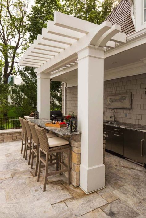 38 Absolutely Fantastic Outdoor Kitchen Ideas For Dining Al Fresco Amazing Backyards, Outdoor Kitchen And Dining, Design Per Patio, Modern Outdoor Kitchen, Kitchen And Dining Area, Small Yards, Pergola Design, Backyard Bar, Backyard Kitchen