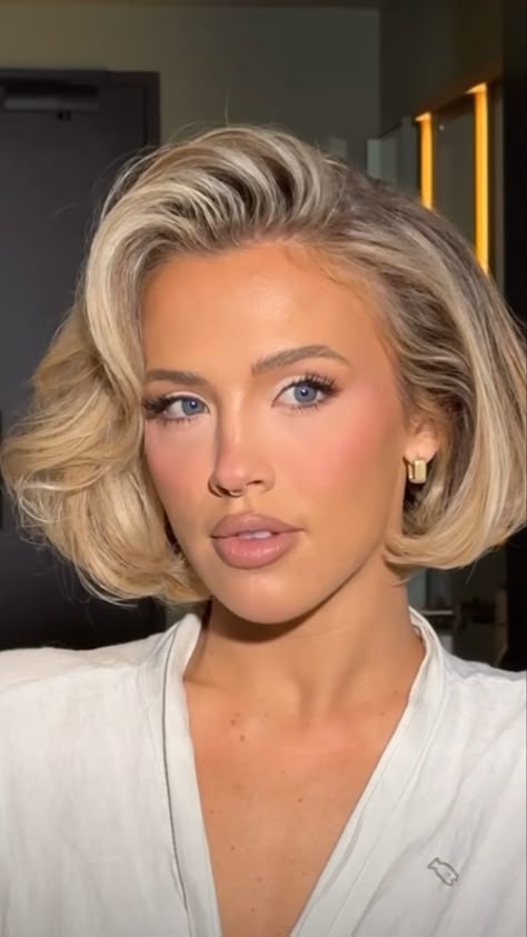 Evening Bob Hairstyles, Short Bombshell Hair, Formal Bob Hairstyles, Short Hair Glam, Short Voluminous Hair, Vintage Bob Hairstyle, The Perfect Haircut, Short Bridal Hair, Bombshell Hair