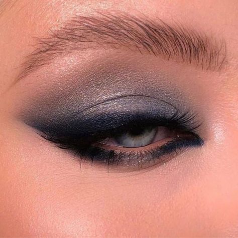 Eye Makeup Inspo, Blue Makeup Looks, Web 1, Make Up Inspiration, Swag Makeup, Ethereal Makeup, Makeup Eye Looks, Dark Makeup, Eye Makeup Art