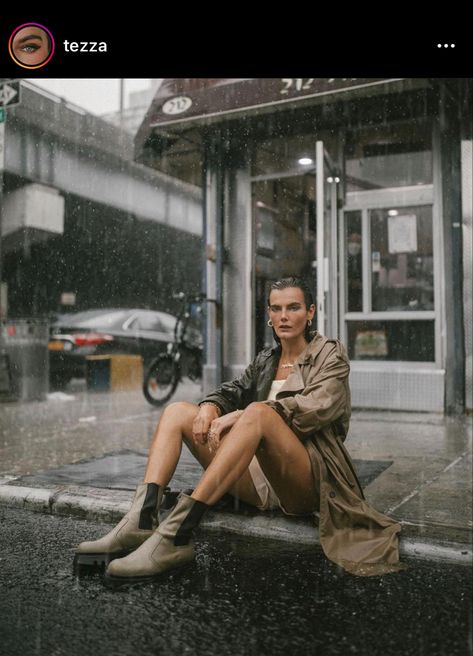 Rain Fashion Photography, Rain Fashion Shoot, Umbrella Photoshoot, Street Fashion Shoot, Rainy Photoshoot, Rainy Photography, Autumn Photography Portrait, Rain Street, Rainy Photos