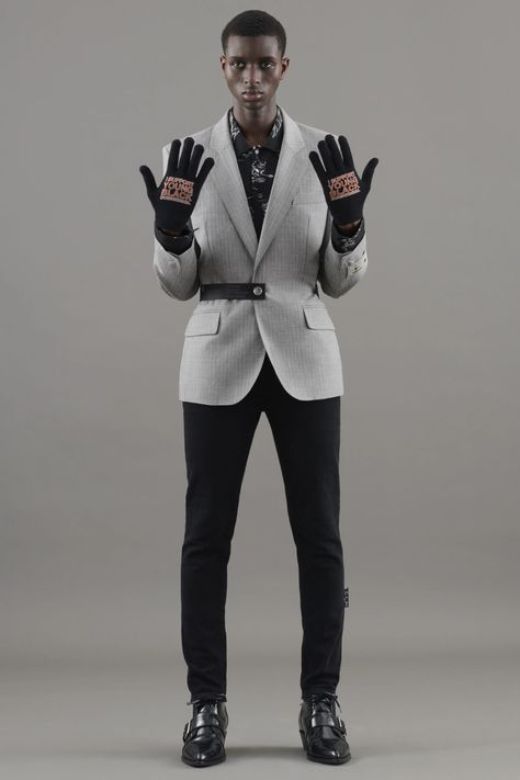 Off-White Resort 2021 Menswear Collection - Vogue Double Breasted Overcoat, Dress Suits For Men, Designer Suits For Men, Jive, Formal Suits, Black Business, Menswear Collection, Virgil Abloh, Designer Suits